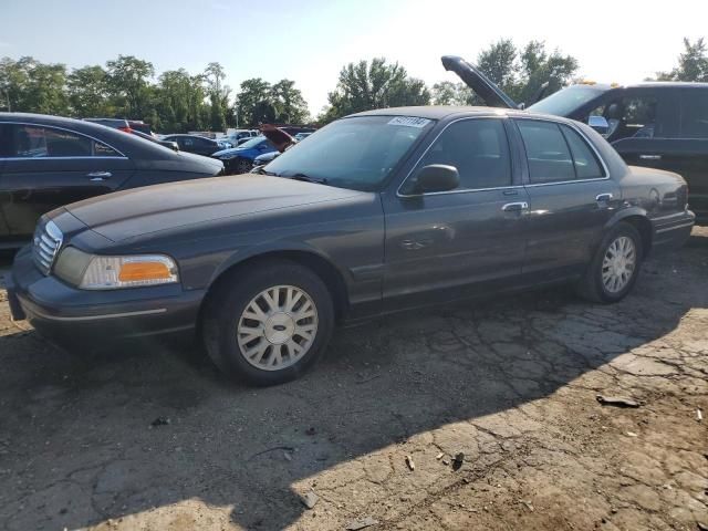 2004 Ford Crown Victoria LX