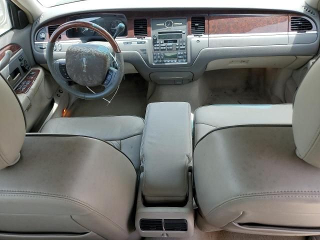 2006 Lincoln Town Car Designer