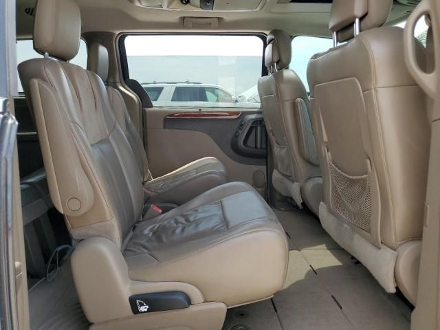 2015 Chrysler Town & Country Limited Platinum