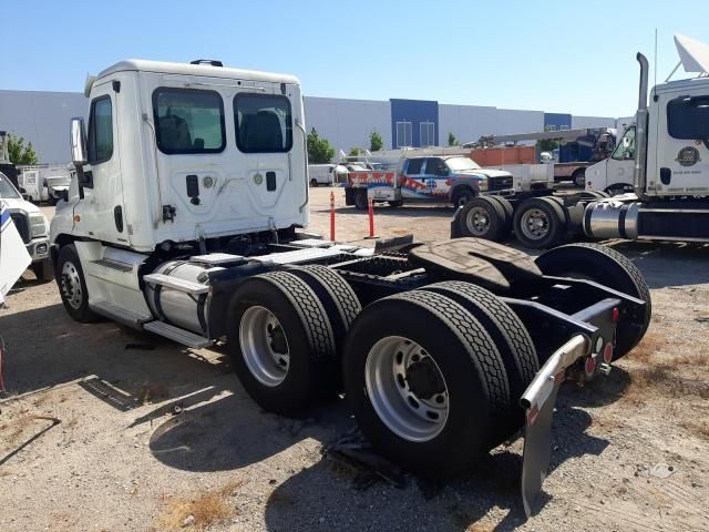 2012 Freightliner Cascadia 125