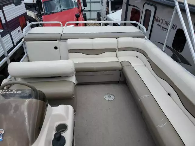 2003 Suntracker Partybarge