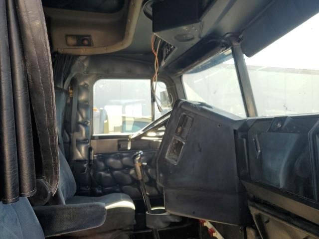 1998 Freightliner Conventional FLD120