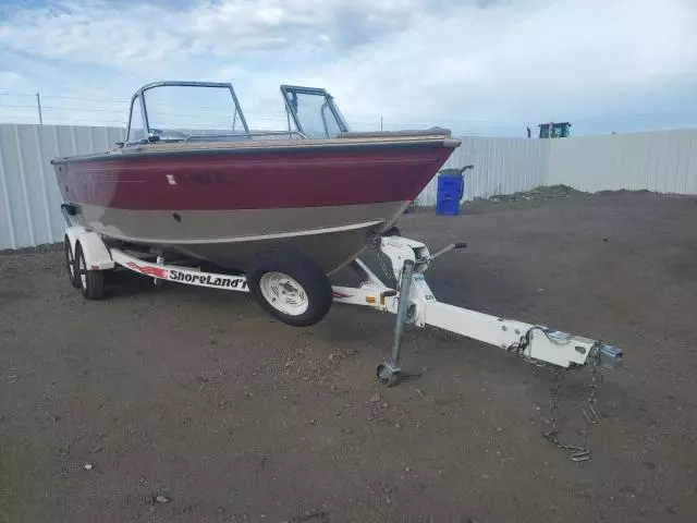 2000 Lund Boat