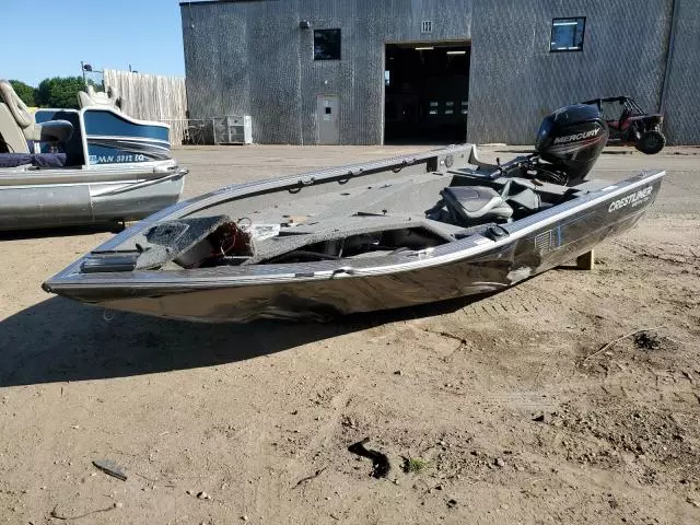 2016 Crestliner Savannah