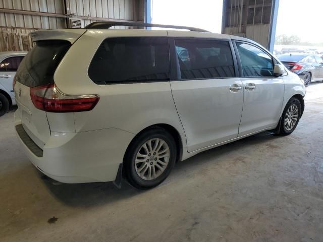 2016 Toyota Sienna XLE