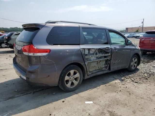 2013 Toyota Sienna LE