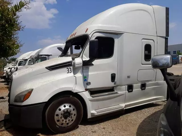 2019 Freightliner Cascadia 126