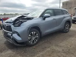 Toyota salvage cars for sale: 2022 Toyota Highlander Hybrid XLE