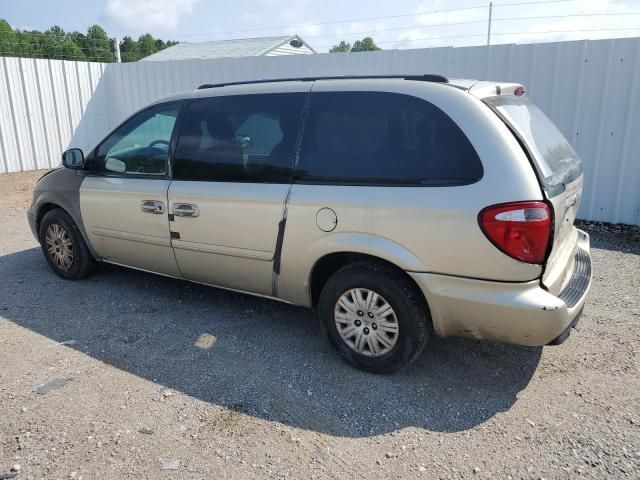 2005 Chrysler Town & Country LX