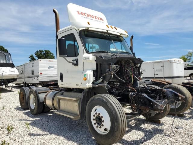 2012 Freightliner Cascadia 125