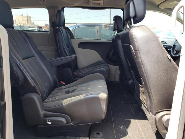 2012 Chrysler Town & Country Touring