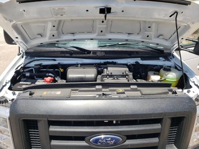 2024 Ford Econoline E350 Super Duty Cutaway Van