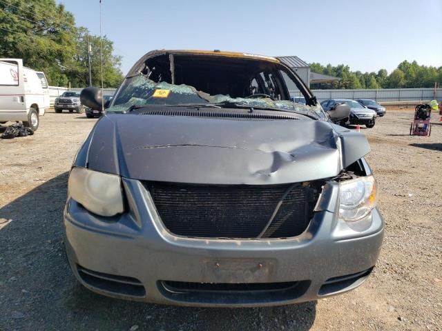 2006 Chrysler Town & Country LX