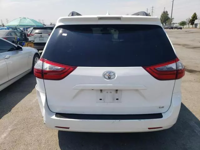 2020 Toyota Sienna LE