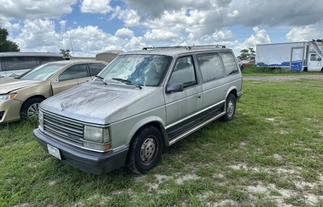 1990 Plymouth Voyager LE