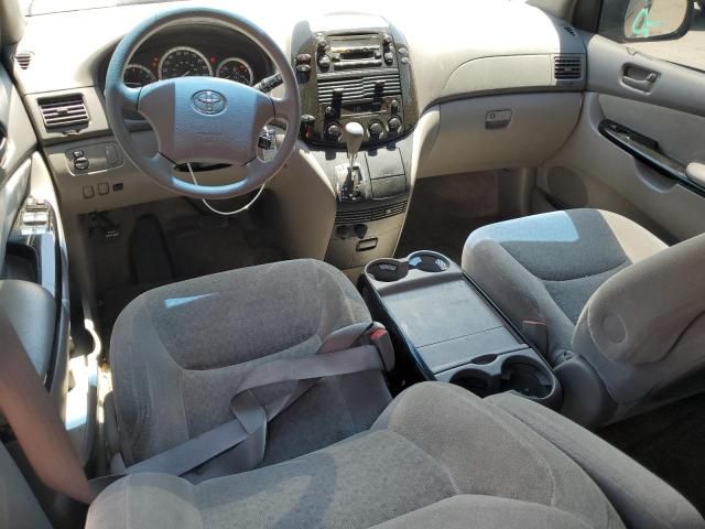 2005 Toyota Sienna CE