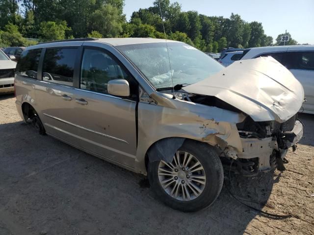 2013 Chrysler Town & Country Touring