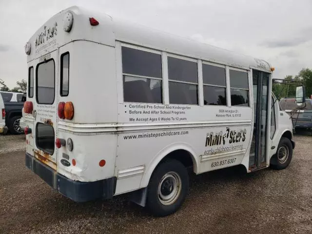 2001 Chevrolet Express Cutaway G3500