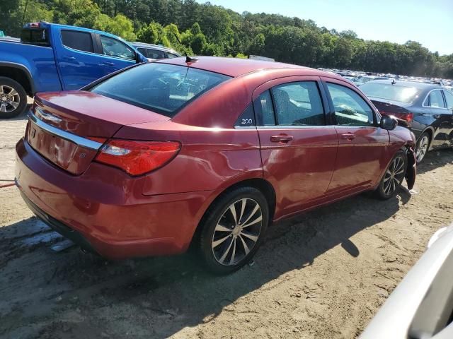 2013 Chrysler 200 Touring