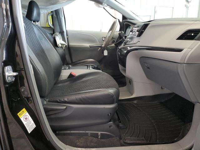 2011 Toyota Sienna Sport