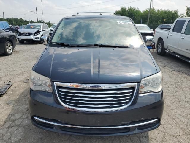 2013 Chrysler Town & Country Touring L