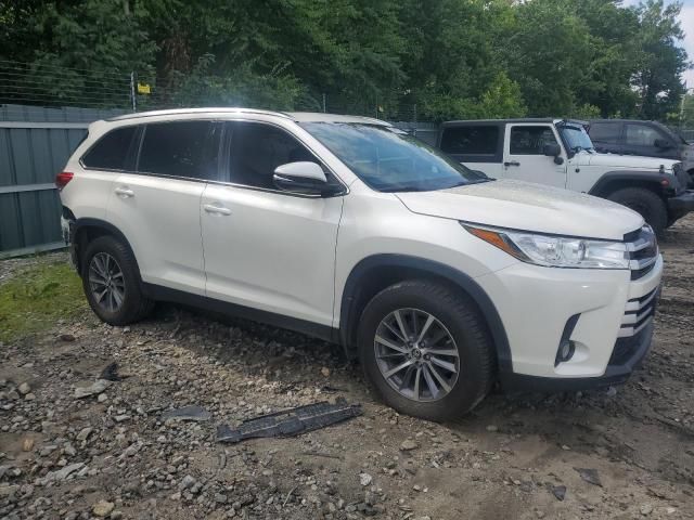 2019 Toyota Highlander SE