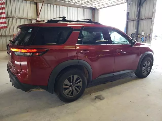 2022 Nissan Pathfinder SV