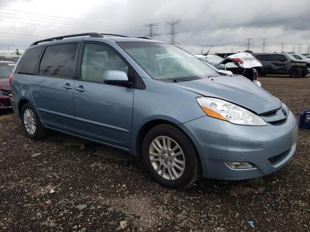 2010 Toyota Sienna XLE