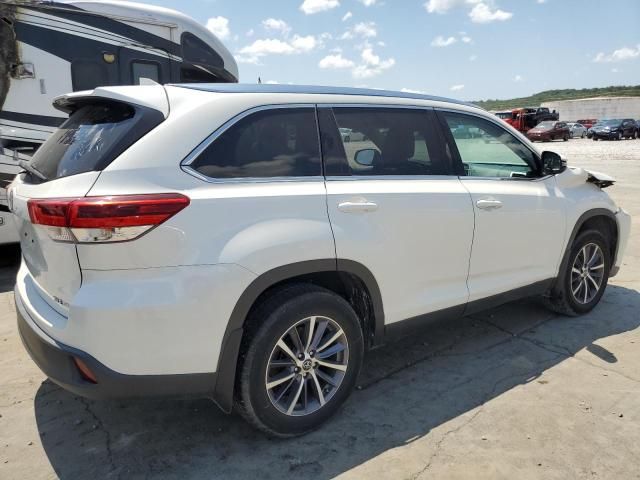 2019 Toyota Highlander SE