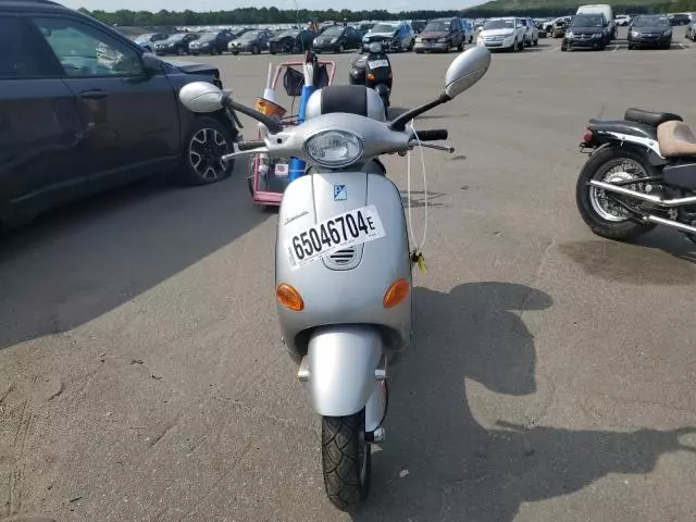 2001 Vespa M198F