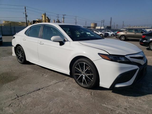 2022 Toyota Camry SE