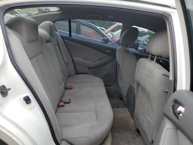 2010 Nissan Altima Base