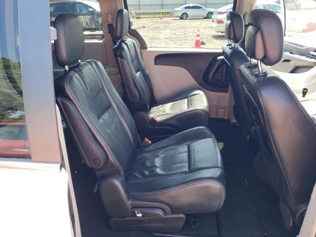 2014 Chrysler Town & Country Touring