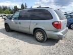 2005 Chrysler Town & Country LX