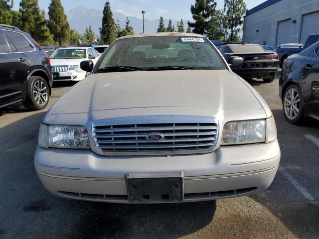 2004 Ford Crown Victoria LX