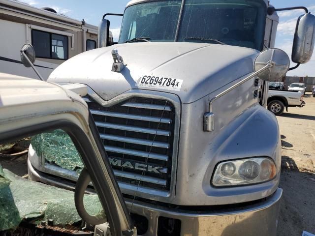 2014 Mack 600 CXU600