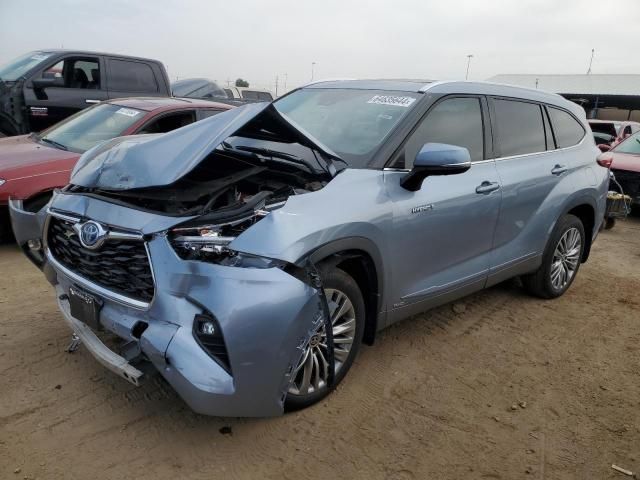 2021 Toyota Highlander Hybrid Platinum