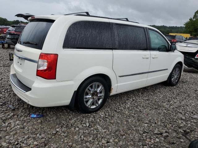 2011 Chrysler Town & Country Touring L