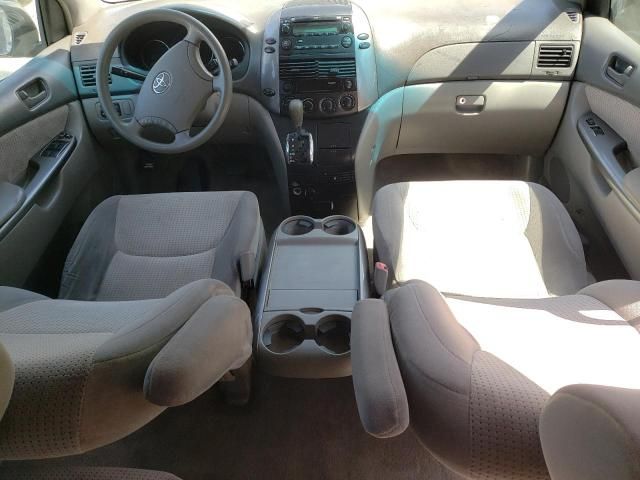 2007 Toyota Sienna CE