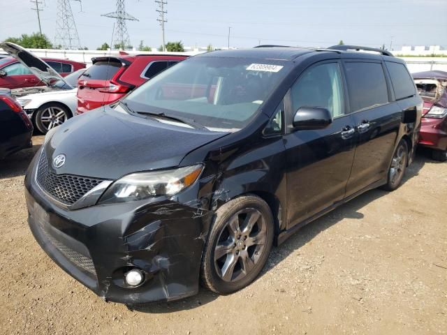 2013 Toyota Sienna Sport