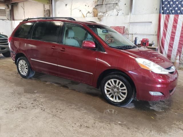 2010 Toyota Sienna XLE