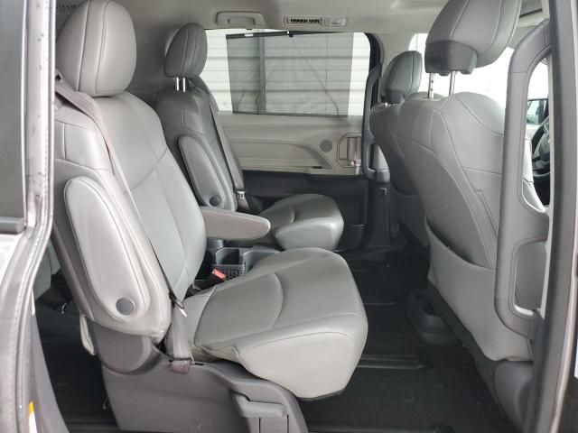 2021 Toyota Sienna XLE