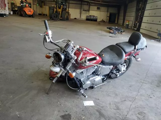 2001 Honda VT1100 C