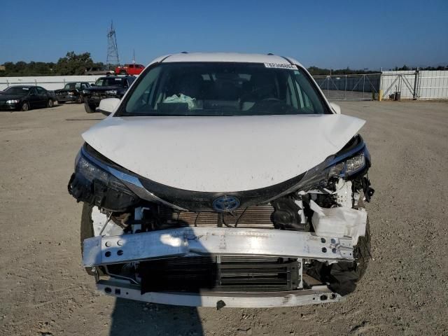 2021 Toyota Sienna LE