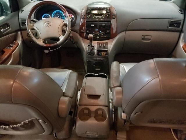 2004 Toyota Sienna XLE