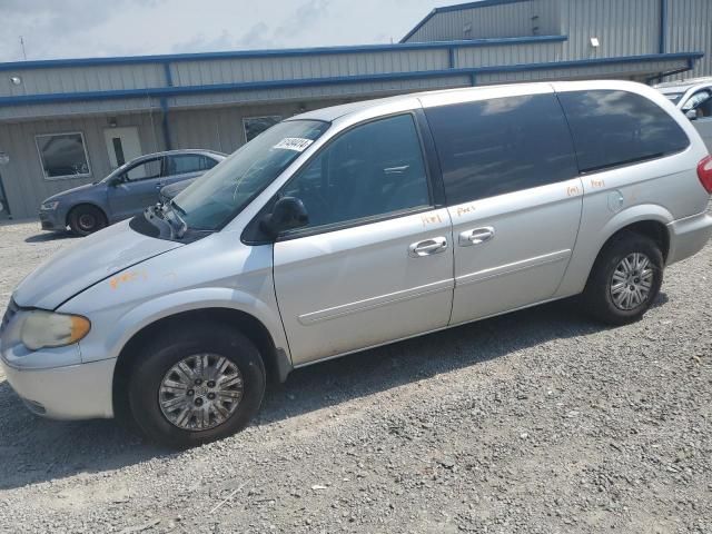 2006 Chrysler Town & Country LX