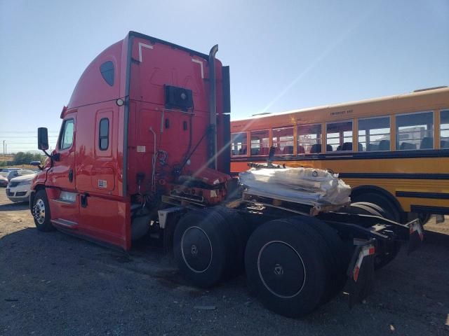 2019 Freightliner Cascadia 125