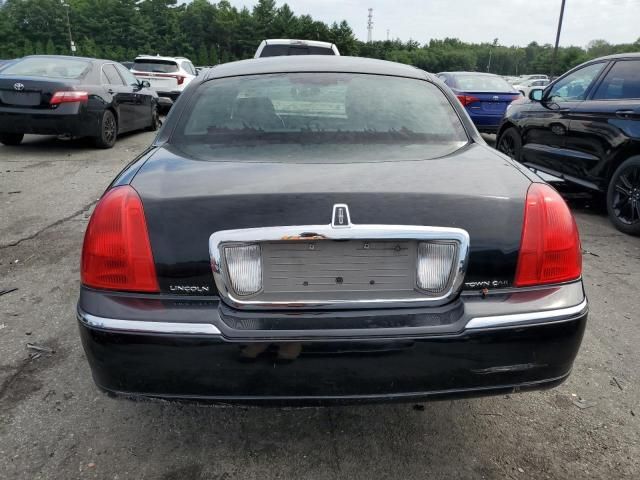 2011 Lincoln Town Car Signature Limited