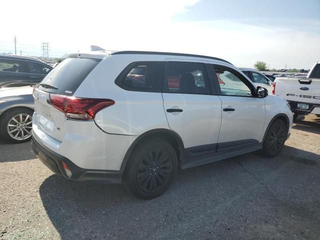 2020 Mitsubishi Outlander SE