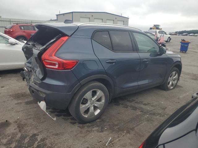 2021 Volvo XC40 T5 Momentum